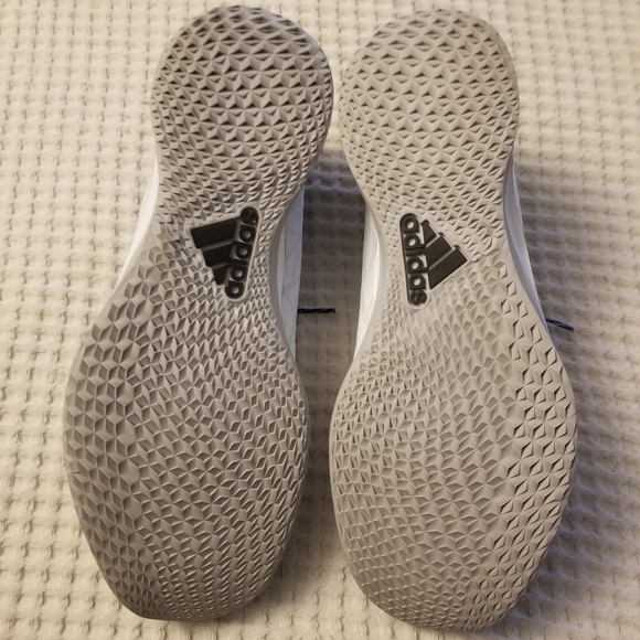 Shoes/Sneakers - Picture 5 of 7